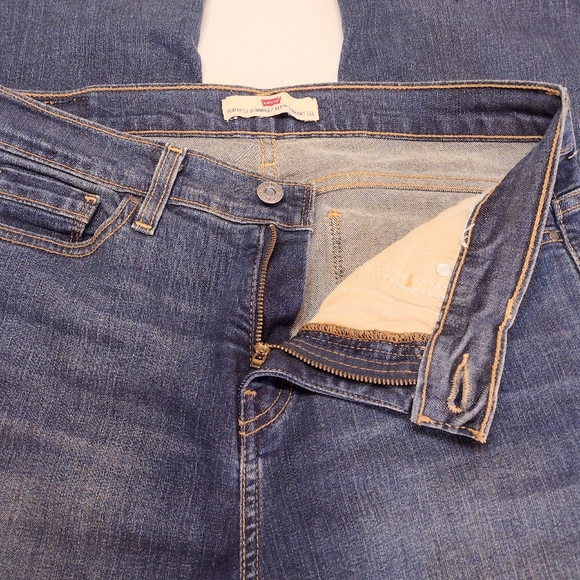 Levi's 512 Straight Leg Perfectly Slimming jeans, size 10. - Picture 4 of 7